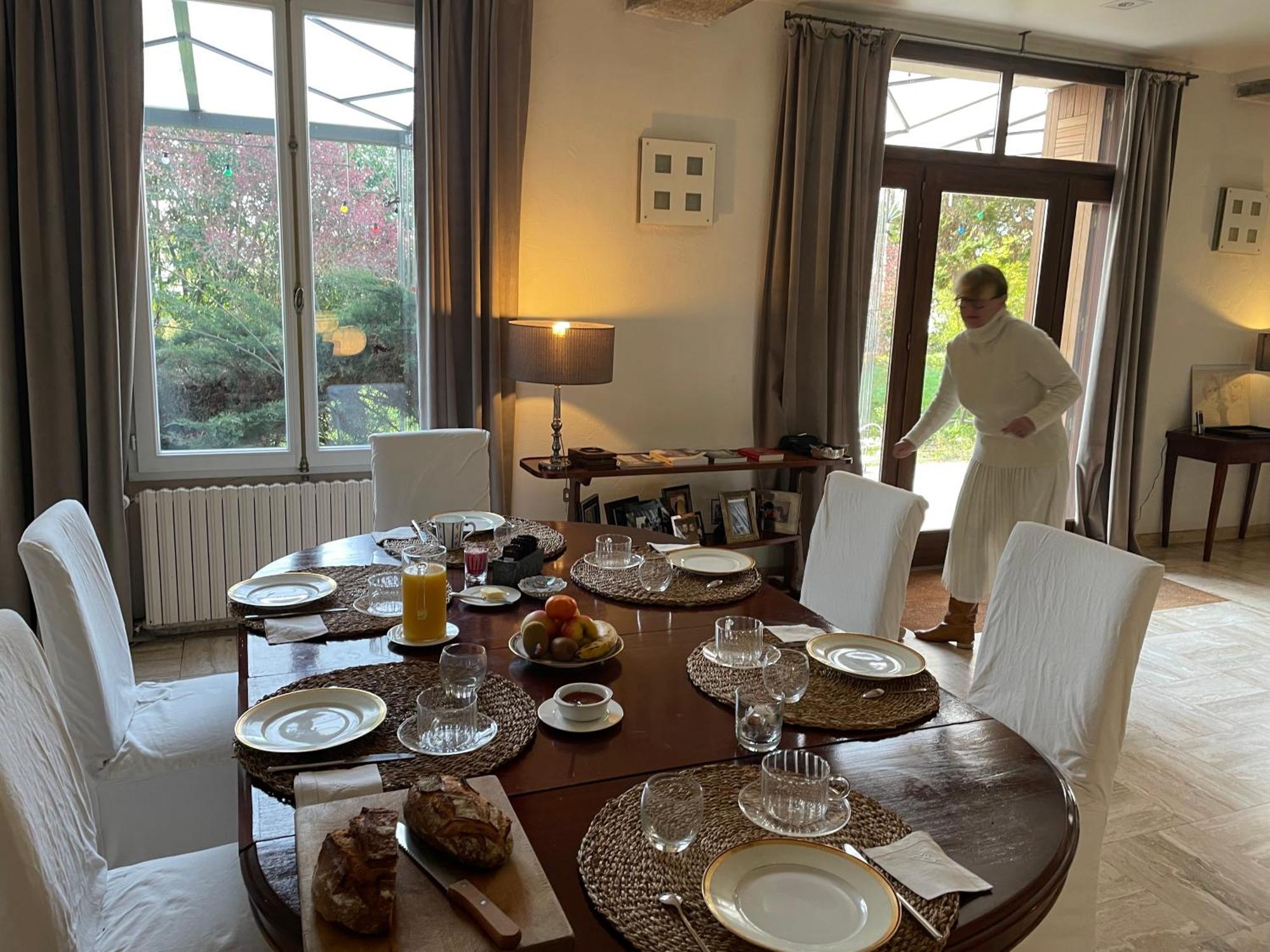 VILLA SPA PERRET-4 Étoiles-PARC de 3 Ha au pied du PARC NATUREL DU VEXIN NORMAND-Châteaux -Nature-Ballades-VTT-Cheval-Golf-À 5 Mn de GIVERNY-Jardins de MONET-Musée IMPRESSIONNISTE-Pour 2 Nuitées SAUNA ou JACUZZI offert en Hiver ou PISCINE en Été ou H Sainte-Genevieve-les-Gasny Chambre photo