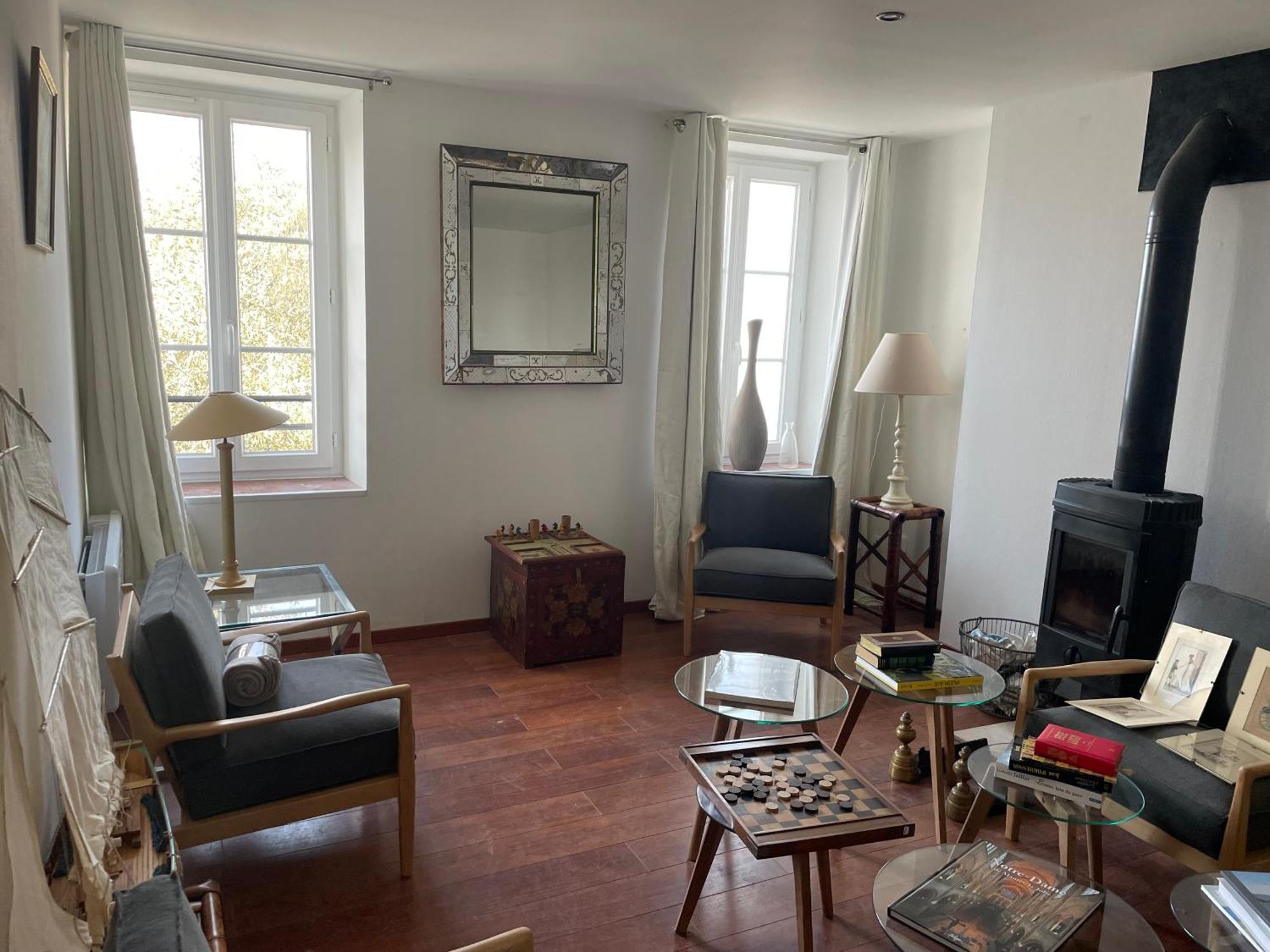 VILLA SPA PERRET-4 Étoiles-PARC de 3 Ha au pied du PARC NATUREL DU VEXIN NORMAND-Châteaux -Nature-Ballades-VTT-Cheval-Golf-À 5 Mn de GIVERNY-Jardins de MONET-Musée IMPRESSIONNISTE-Pour 2 Nuitées SAUNA ou JACUZZI offert en Hiver ou PISCINE en Été ou H Sainte-Genevieve-les-Gasny Chambre photo