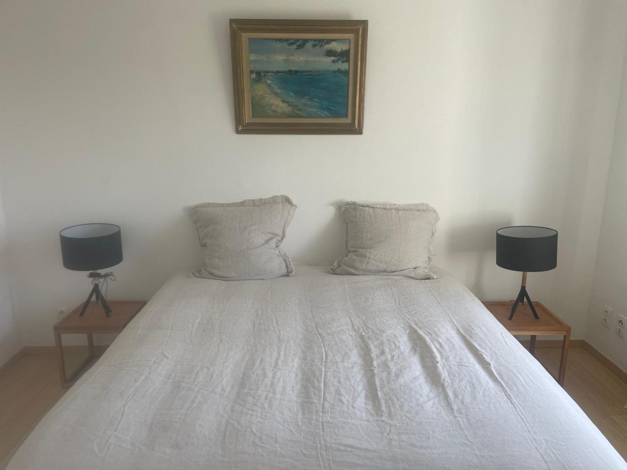 VILLA SPA PERRET-4 Étoiles-PARC de 3 Ha au pied du PARC NATUREL DU VEXIN NORMAND-Châteaux -Nature-Ballades-VTT-Cheval-Golf-À 5 Mn de GIVERNY-Jardins de MONET-Musée IMPRESSIONNISTE-Pour 2 Nuitées SAUNA ou JACUZZI offert en Hiver ou PISCINE en Été ou H Sainte-Genevieve-les-Gasny Chambre photo