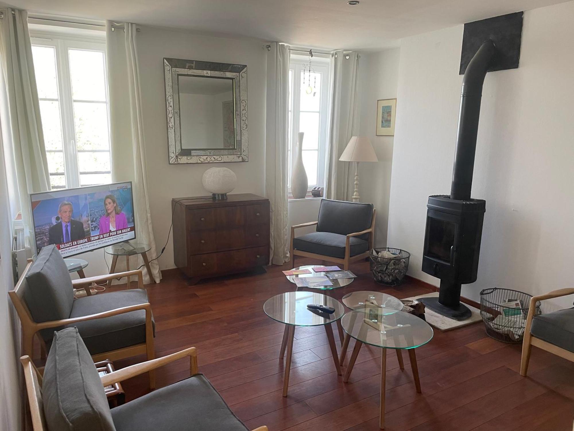 VILLA SPA PERRET-4 Étoiles-PARC de 3 Ha au pied du PARC NATUREL DU VEXIN NORMAND-Châteaux -Nature-Ballades-VTT-Cheval-Golf-À 5 Mn de GIVERNY-Jardins de MONET-Musée IMPRESSIONNISTE-Pour 2 Nuitées SAUNA ou JACUZZI offert en Hiver ou PISCINE en Été ou H Sainte-Genevieve-les-Gasny Chambre photo