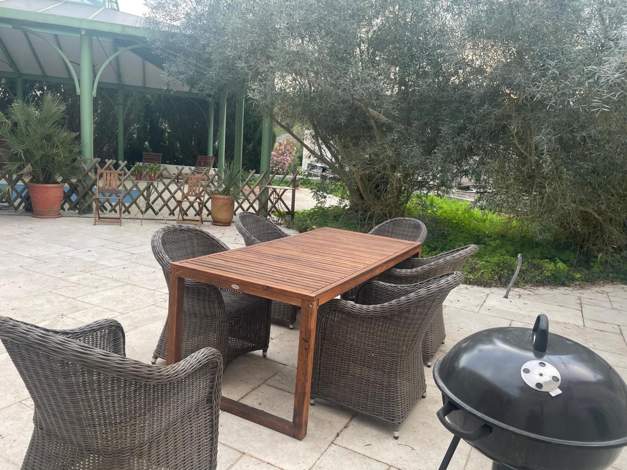 VILLA SPA PERRET-4 Étoiles-PARC de 3 Ha au pied du PARC NATUREL DU VEXIN NORMAND-Châteaux -Nature-Ballades-VTT-Cheval-Golf-À 5 Mn de GIVERNY-Jardins de MONET-Musée IMPRESSIONNISTE-Pour 2 Nuitées SAUNA ou JACUZZI offert en Hiver ou PISCINE en Été ou H Sainte-Genevieve-les-Gasny Extérieur photo
