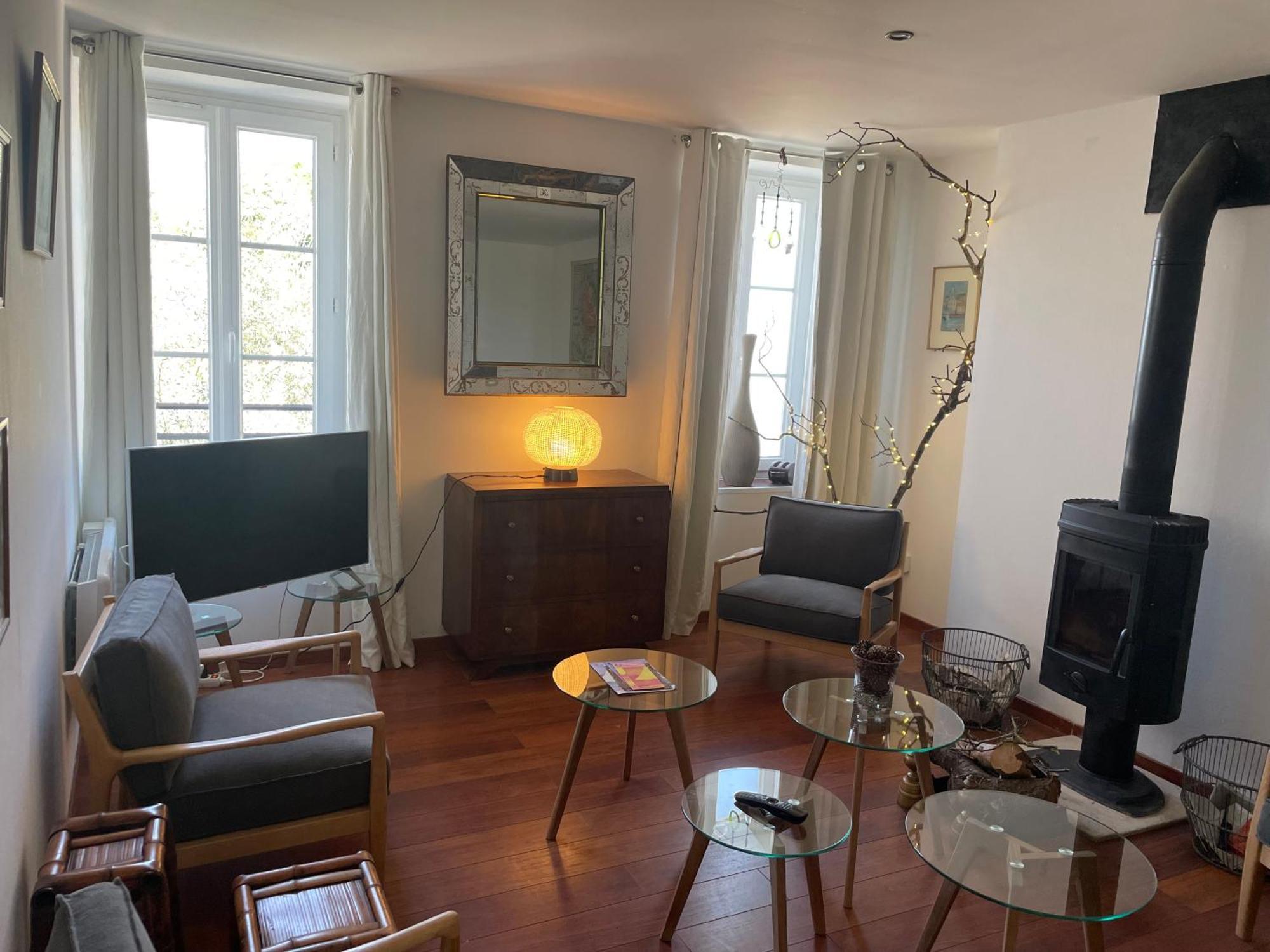 VILLA SPA PERRET-4 Étoiles-PARC de 3 Ha au pied du PARC NATUREL DU VEXIN NORMAND-Châteaux -Nature-Ballades-VTT-Cheval-Golf-À 5 Mn de GIVERNY-Jardins de MONET-Musée IMPRESSIONNISTE-Pour 2 Nuitées SAUNA ou JACUZZI offert en Hiver ou PISCINE en Été ou H Sainte-Genevieve-les-Gasny Chambre photo